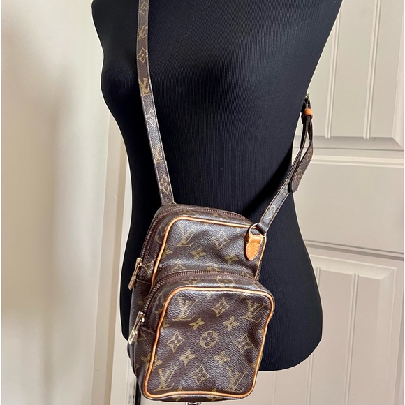 Authentic Louis Vuitton Mini Amazon Monogram Crossbody - Picture 2 of 13